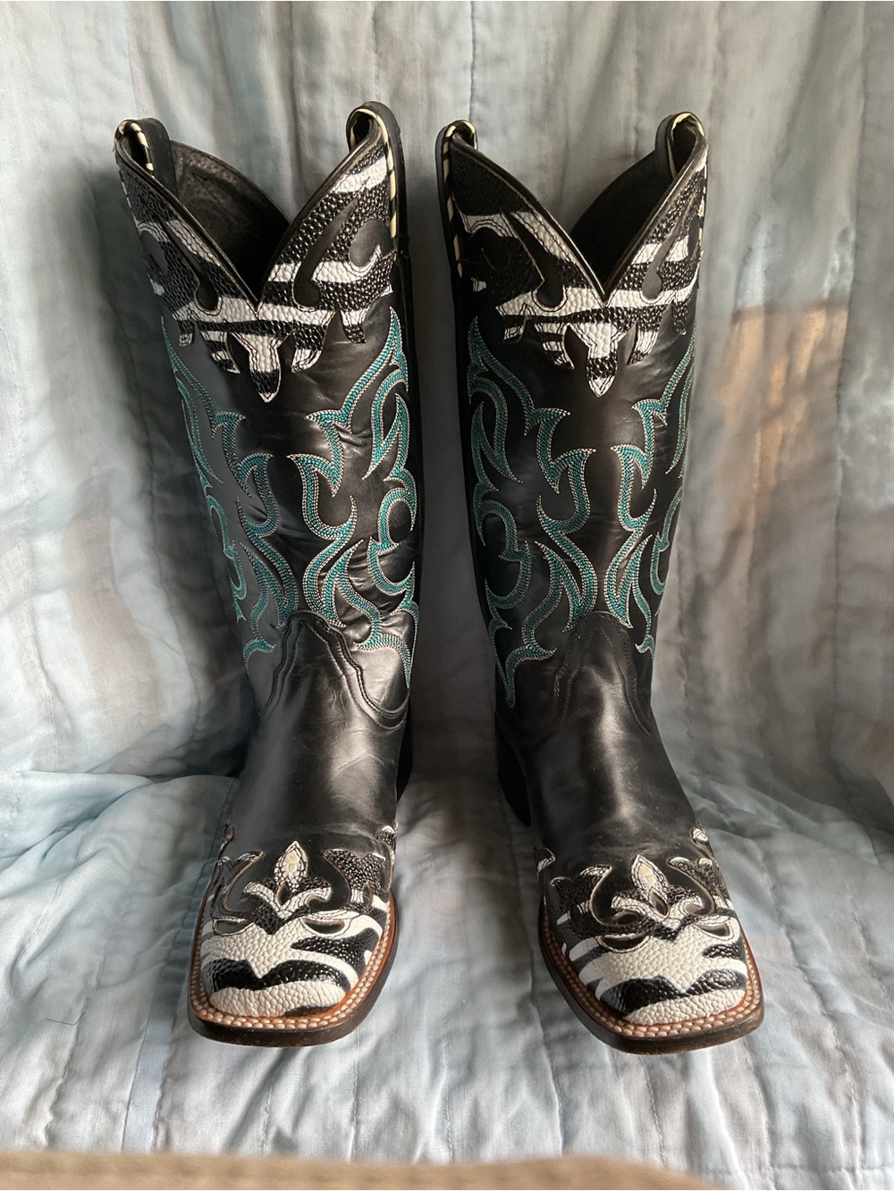 Vintage Nocona Black Western Boots with Turquoise, White Accents 7B Excellent.